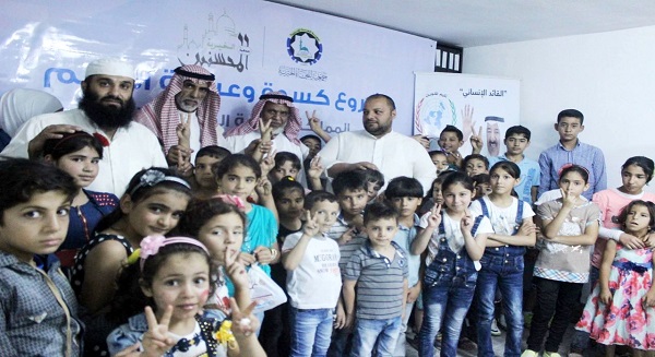 "النجاة" وزعت الكسوة والعيديات والأضاحي على اللاجئين السوريين