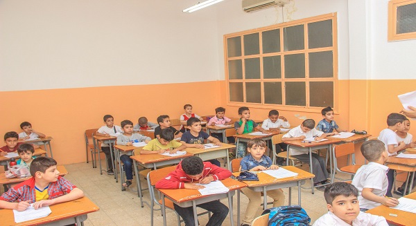 «1100» طالب سوري يلتحقون بمشروع علمني حرفا بمدارس النجاة هذا العام