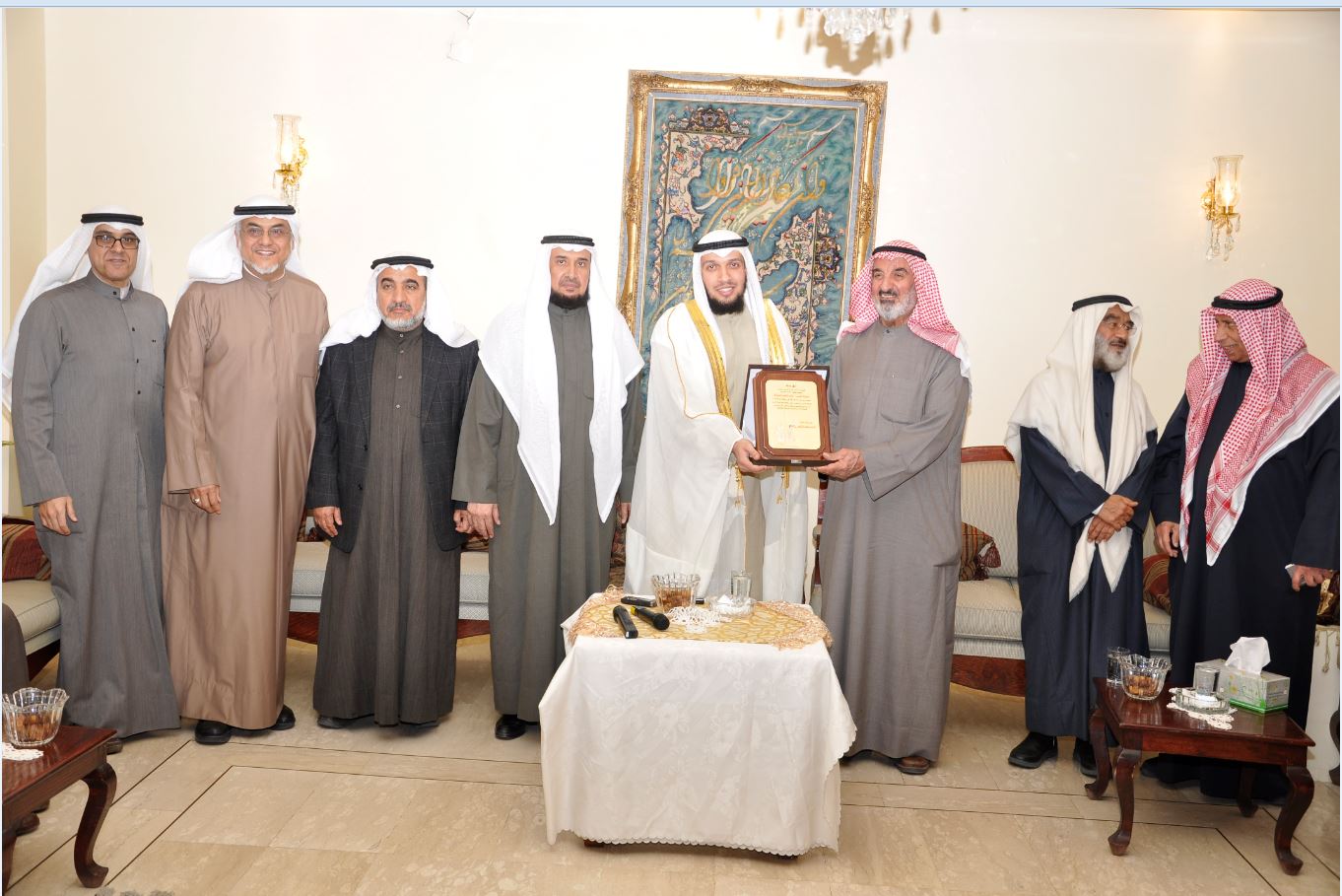 النجاة الخيرية كرمت الفائز بجائزة أول الأوائل فى حفظ القرآن الكريم