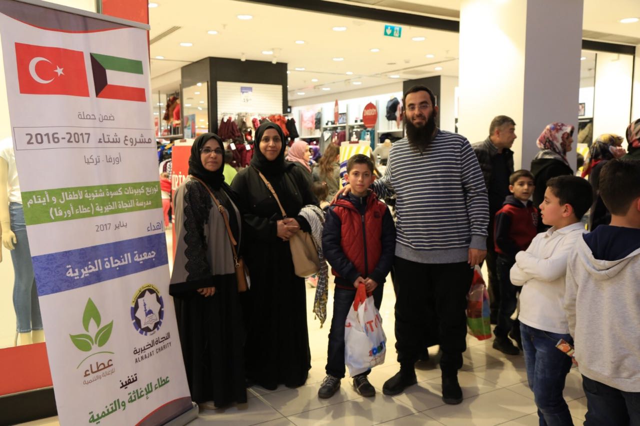 لجنة زكاة سلوى تحط رحالها بالحدود التركية السورية لدعم قضية اللاجئين السوريين