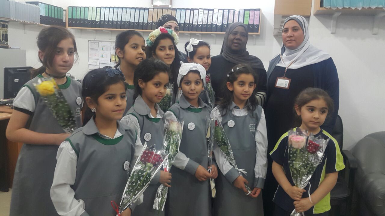 طالبات مدرسة النجاة الابتدائية في ضيافة نسائية التعريف بالإسلام بالمنقف