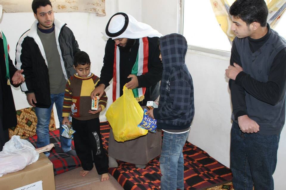 الوندة أثناء توزيع المساعدات